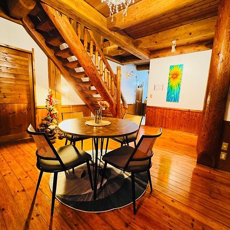 Yufuin Log House No Yado Tom Sawyer Hotel ภายนอก รูปภาพ