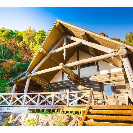 Yufuin Log House No Yado Tom Sawyer Hotel ภายนอก รูปภาพ