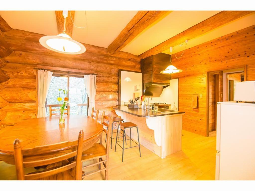 Yufuin Log House No Yado Tom Sawyer Hotel ภายนอก รูปภาพ