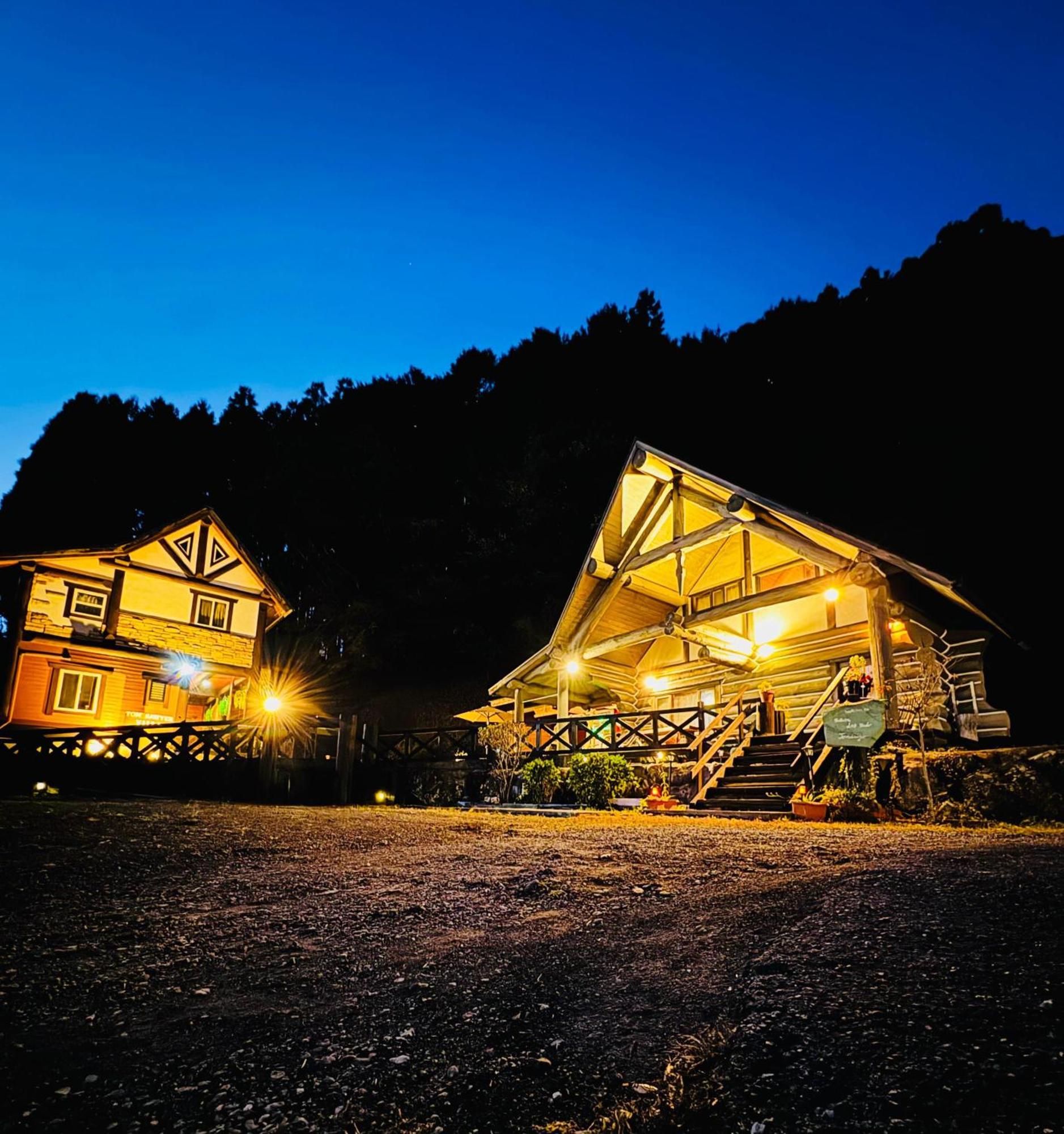 Yufuin Log House No Yado Tom Sawyer Hotel ภายนอก รูปภาพ