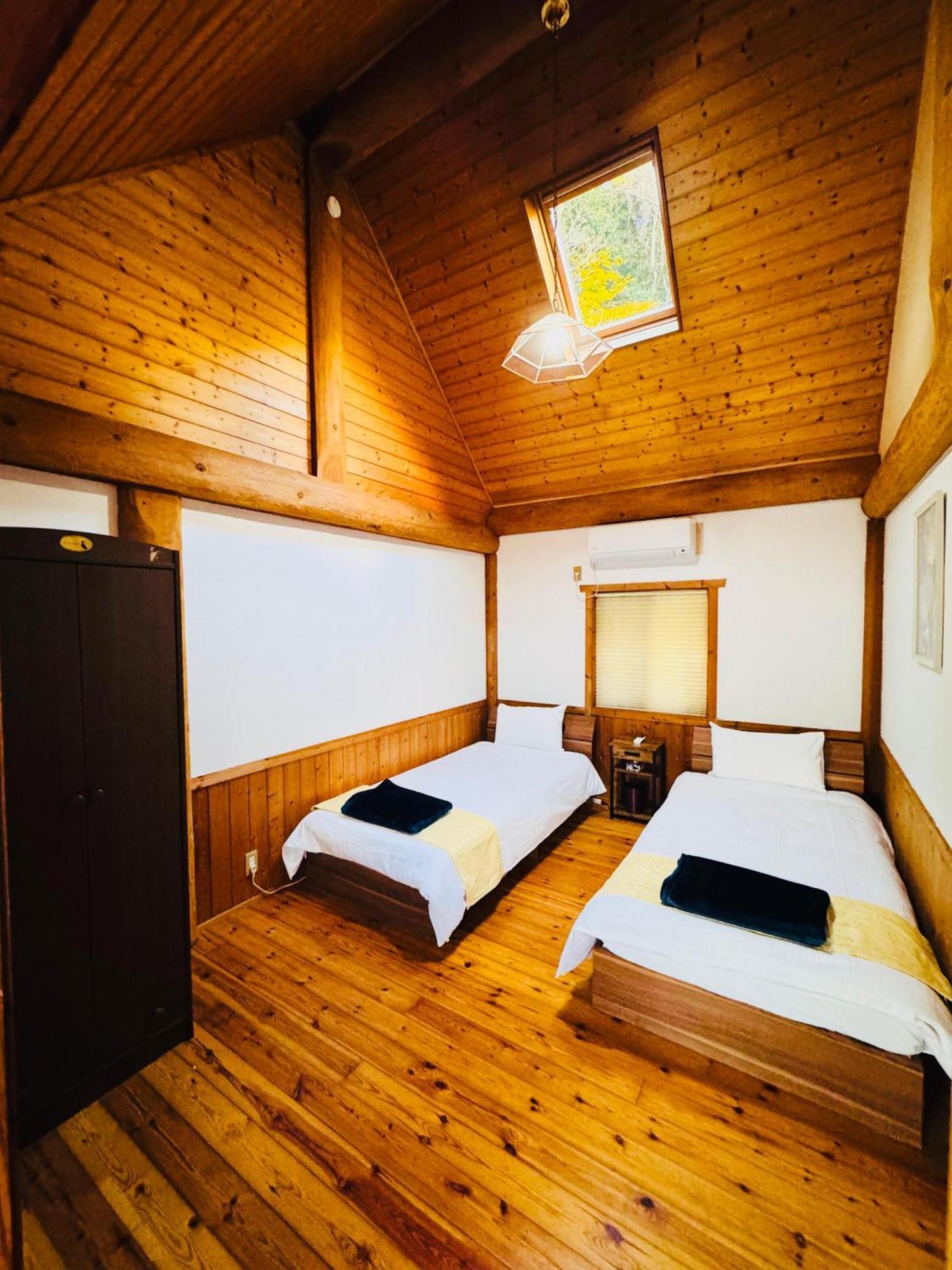 Yufuin Log House No Yado Tom Sawyer Hotel ภายนอก รูปภาพ